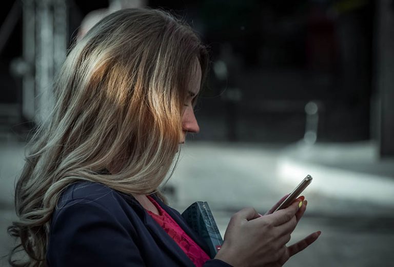 5 Choses À Ne Surtout PAS Faire Si Votre Ex Vous Envoie Un Message