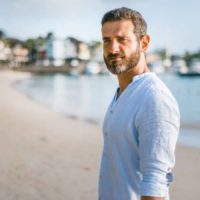 homme sur la plage