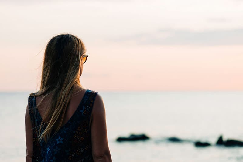 jeune, blond, femme relâche