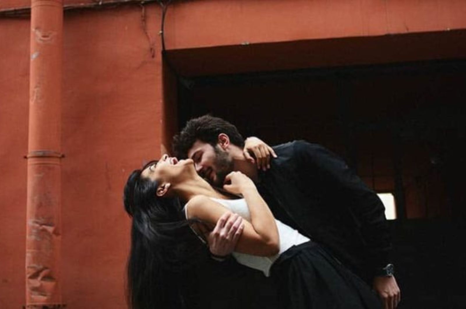 jeune couple, danse, dans, rue