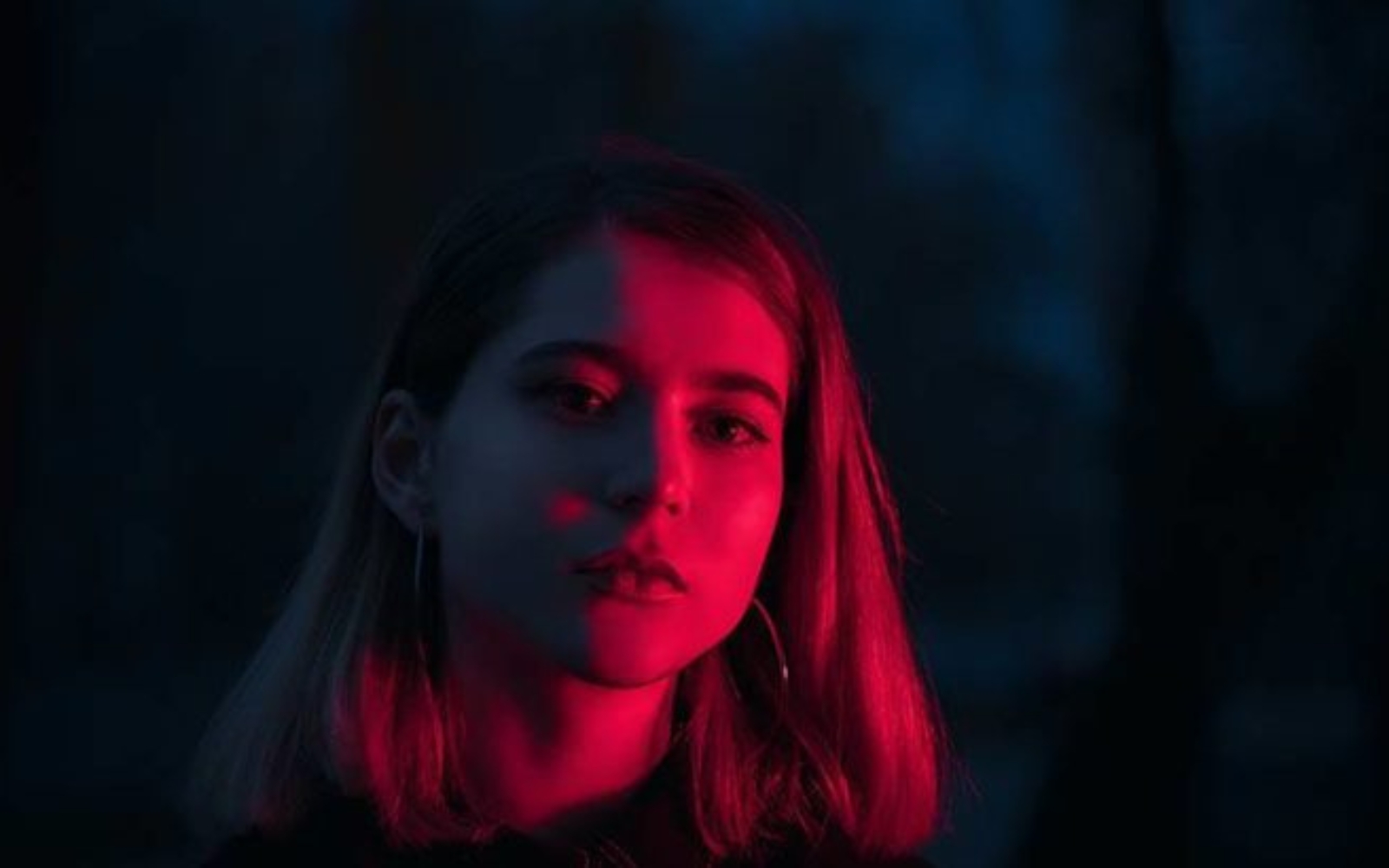 portrait, triste, jeune, femme, sombre