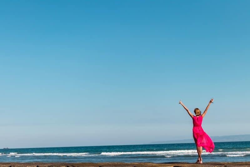 femme bleue définit la plage