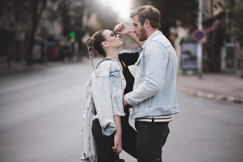 Début De Relation Comment Le Rendre Accro Comment Le Rendre Accro À Vous En Fonction De Son Signe Astrologique
