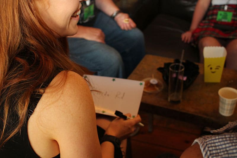 amis, jouer à des jeux de société