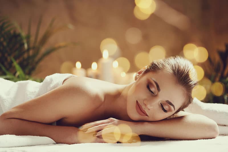 jeune, blond, femme relâche, dans, spa