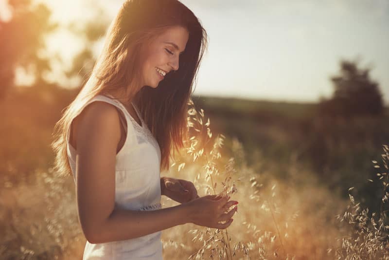jeune femme, apprécier, nature