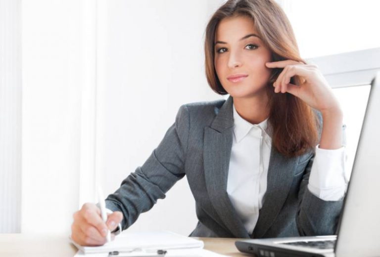confiance des femmes en tenue daffaires