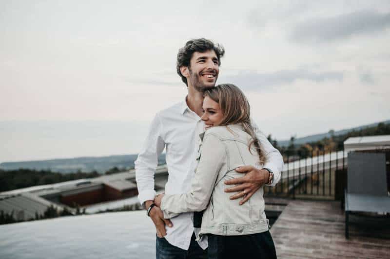 Les Sms Tard Le Soir Font Tomber Amoureux Poème D'amour : Les Plus Beaux Poèmes Pour Faire Une Déclaration D'amour