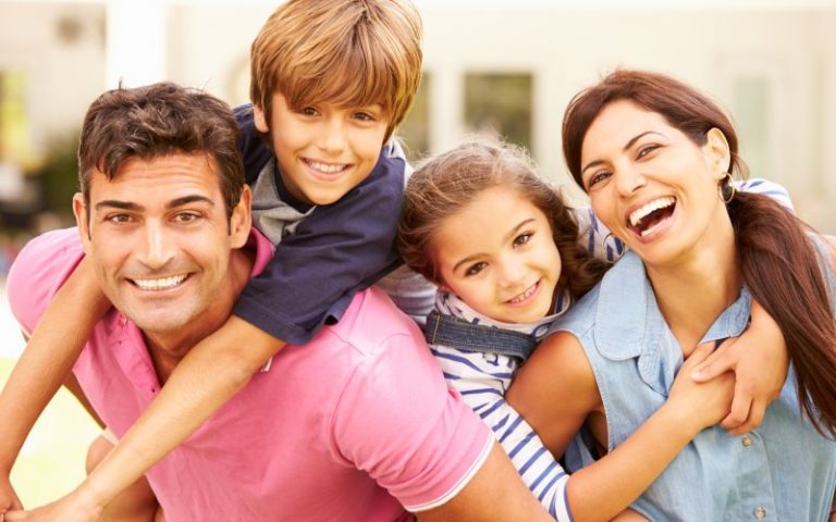 Une famille heureuse