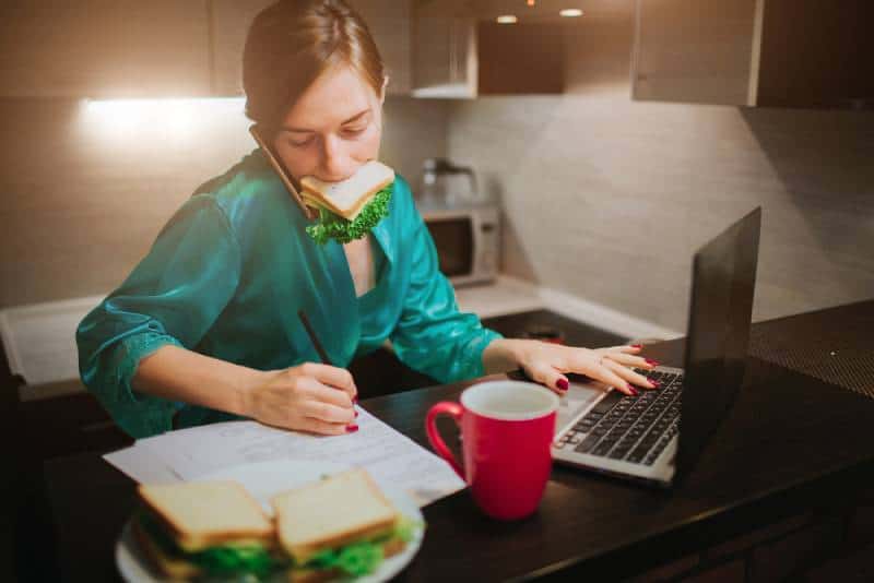 Un ordinateur portable à la fois multitâche et fonctionnel