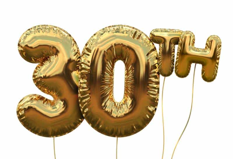Ballon d'anniversaire en or à 30 feuilles