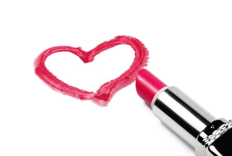 coeur dessiné avec rouge à lèvres