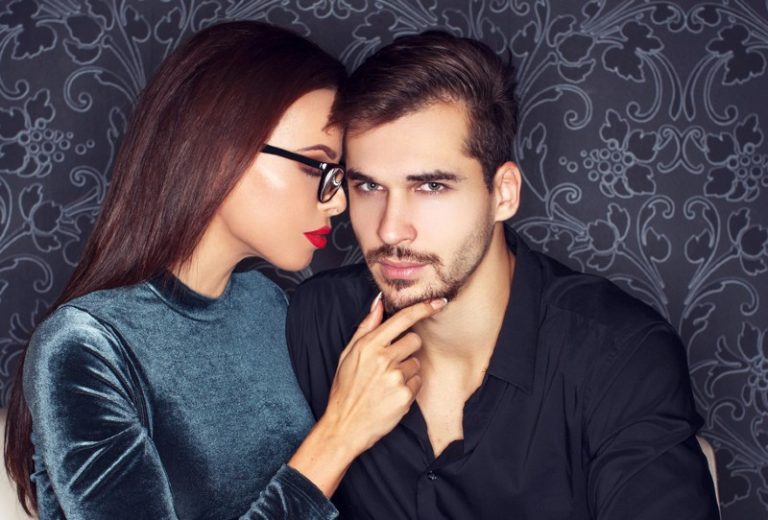 portrait de femme sexy séduisant bel homme