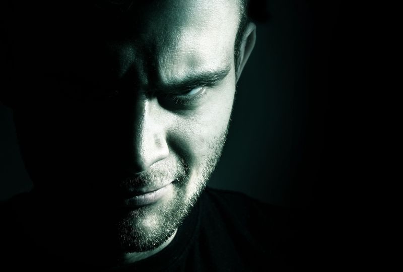 portrait d'un homme maléfique