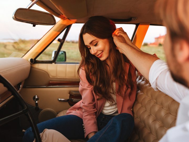 22 Signes Qui Révèlent Qu’une Femme Timide Est Amoureuse