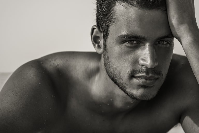 l'homme se lève