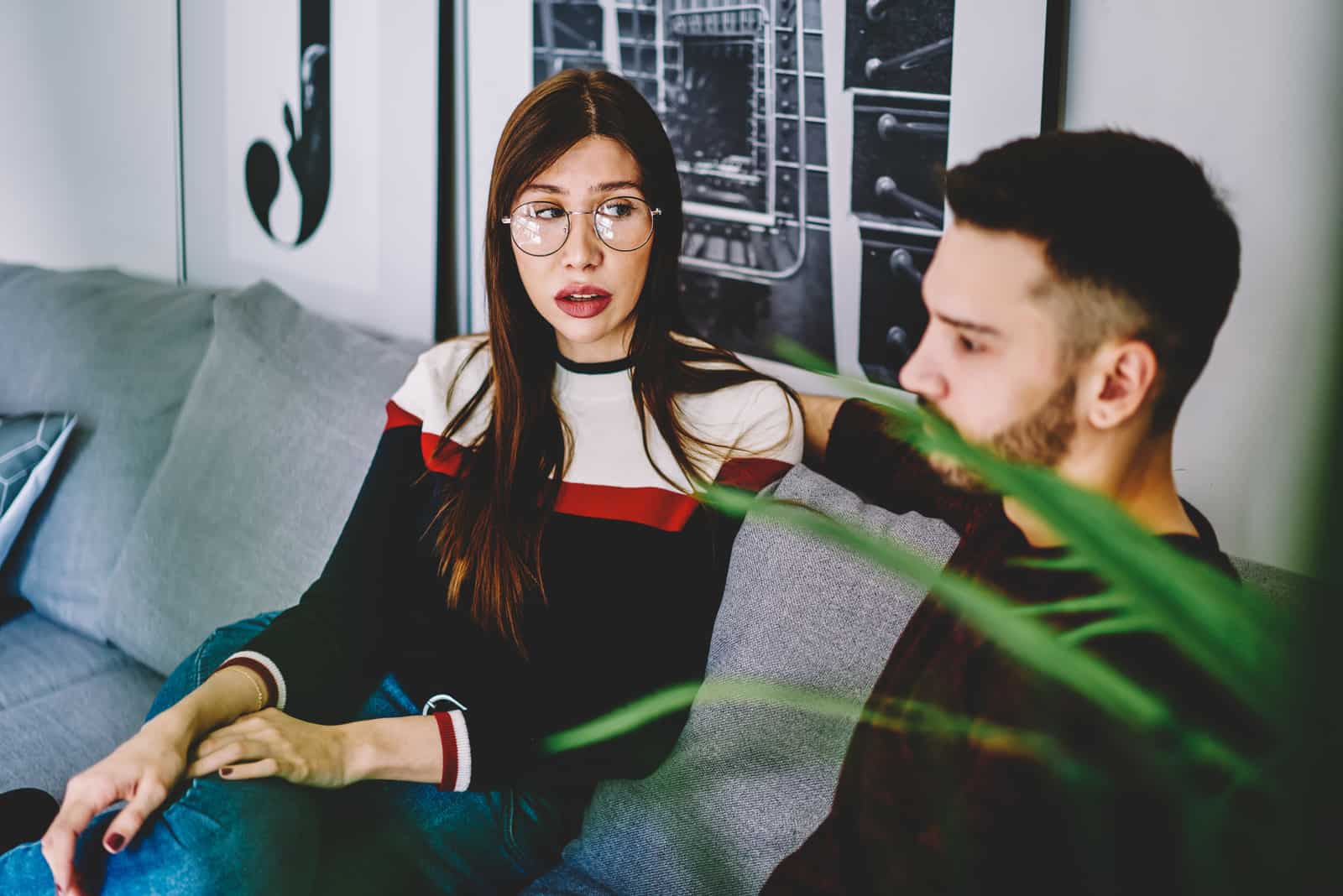 homme femme, séance canapé, conversation