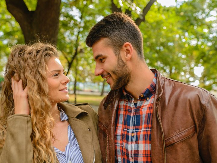 14 Façons Intelligentes De Faire Tomber Un Homme Balance Amoureux De Vous
