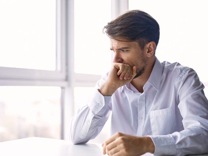 Comportement D’un Ex Encore Amoureux : Signes Et Conseils