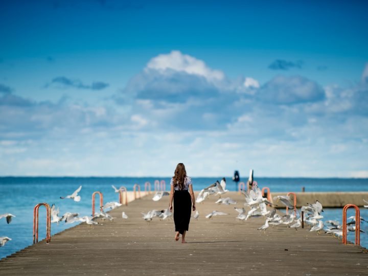 Pourquoi une femme fuit-elle un homme qui lui plaît en 2021?