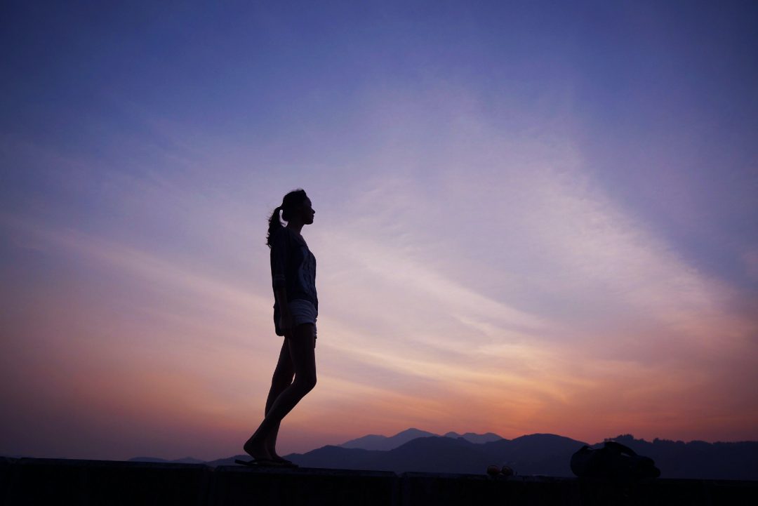 Pourquoi une femme fuitelle un homme qui lui plaît en 2024?