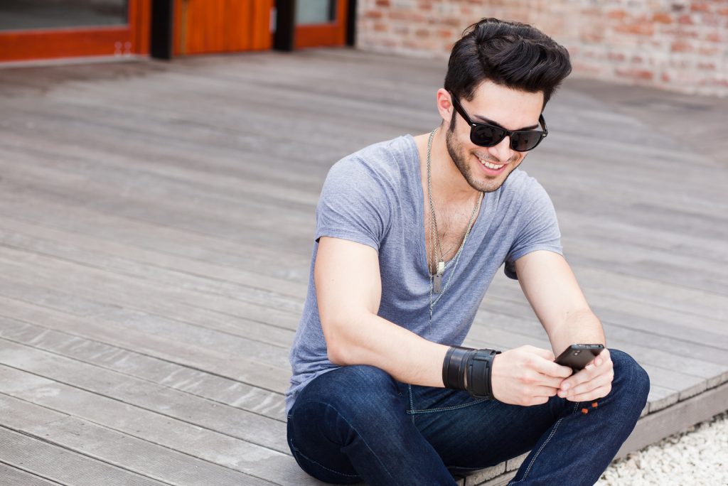 Les 3 Sms Qui Font Craquer Un Homme Instantanément