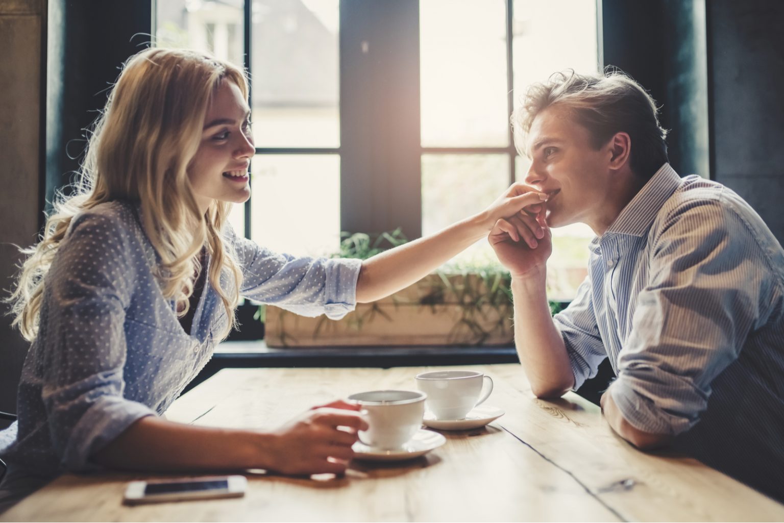 Je Lui Plais Mais Il Ne Tente Rien « Je Lui Plais Mais Il Ne Fait Rien » : Comprendre Le Comportement D'un