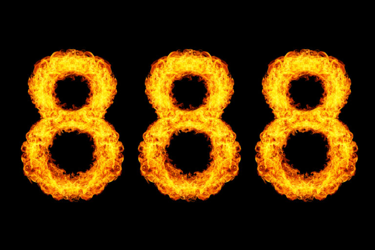 numéro 888 sur fond noir
