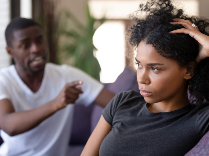 Passif-Agressif : Comment Gérer Une Personne Négative ?