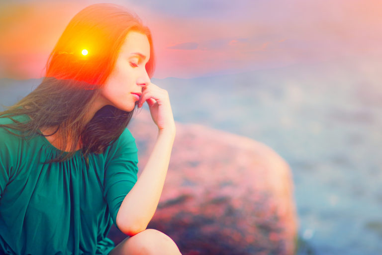femme avec une aura orange