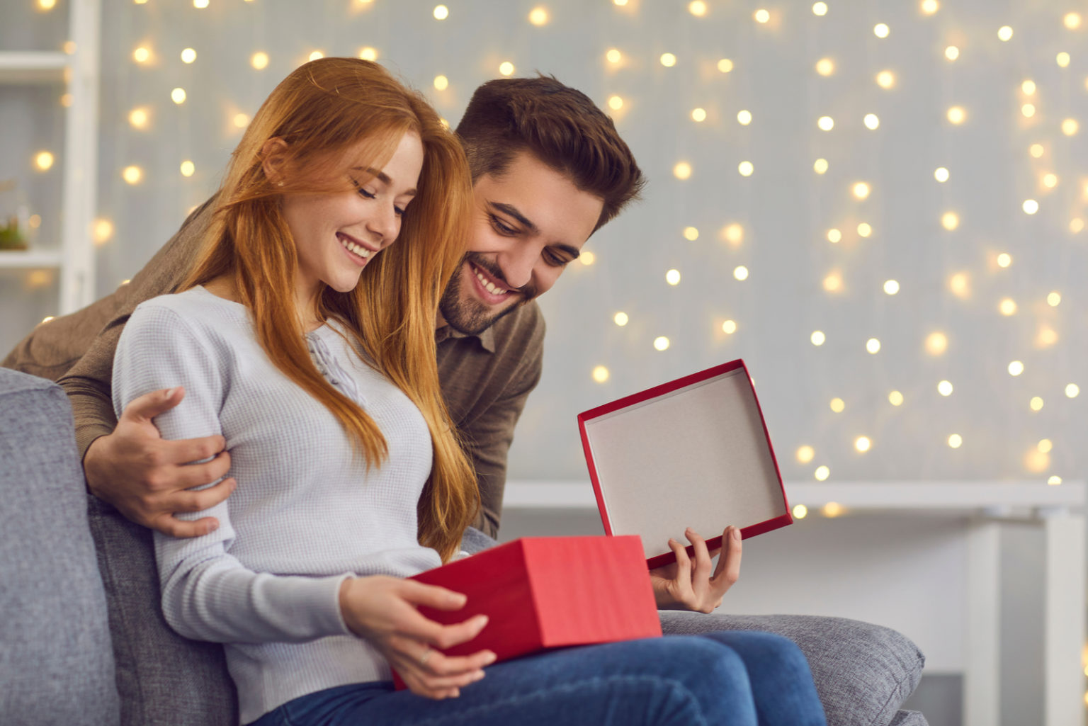 Les Cadeaux Symboliques Pour Un An De Relation La Liste 2022