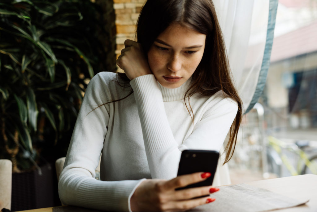 Il Regarde Mes Story, Mais Ne Me Parle Pas Que DoisJe Penser Il Regarde Mes Story, Mais Ne Me Parle Pas Que DoisJe Penser