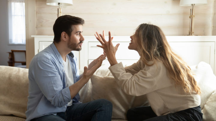 Pourquoi Je Suis Agressive En Couple : Ce Comportement Me Perturbe