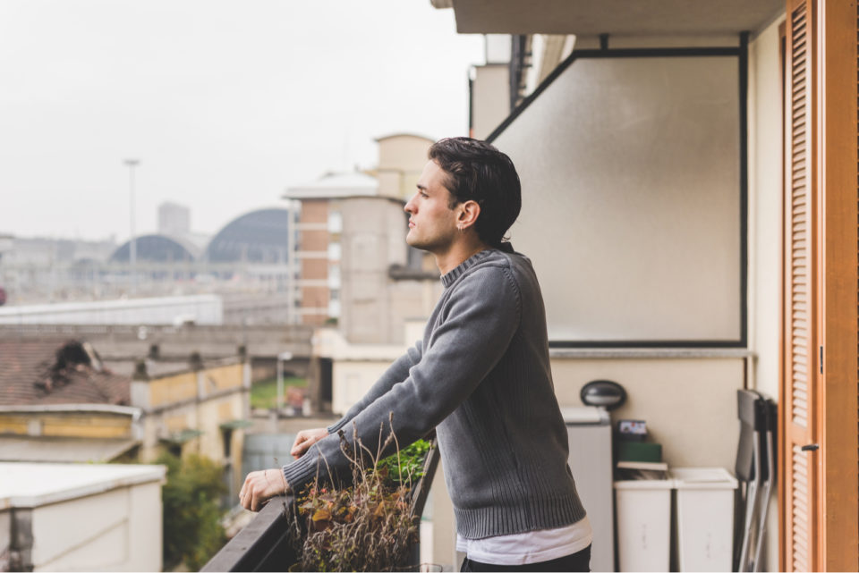 Silence Radio Avec Un Homme Qui Ne Veut Pas S'engager