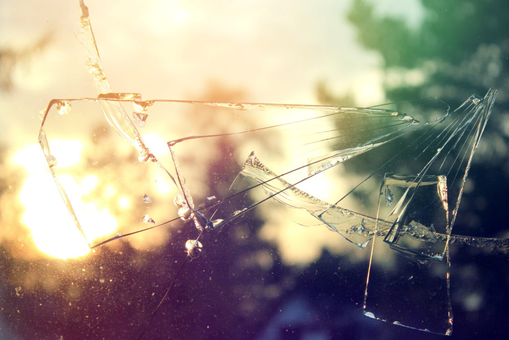 Verre Cassé Et Sa Signification Spirituelle : Un Bon Présage