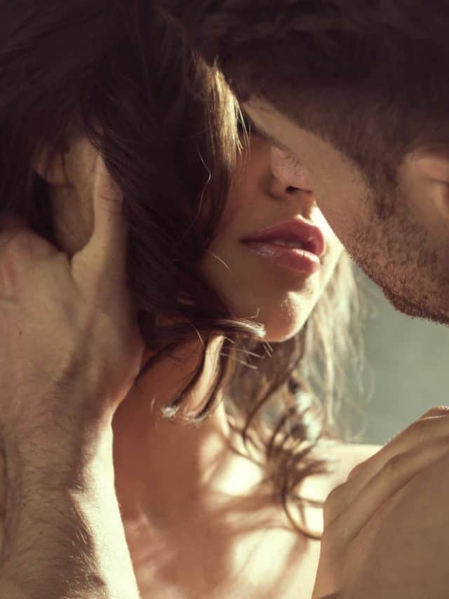 femme et homme qui s'embrasse
