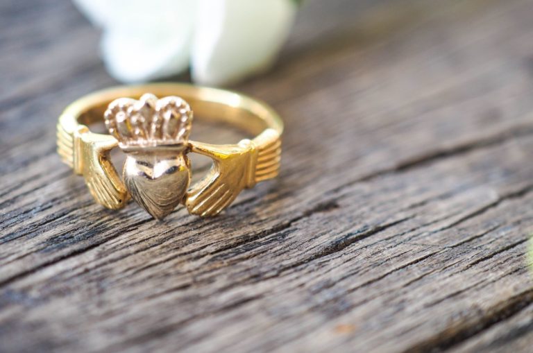 Le symbole celtique sur la bague