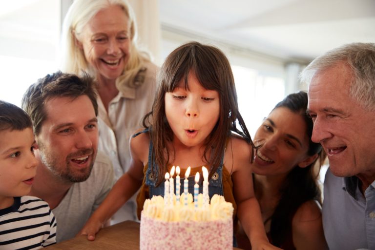 la fille fête ses 6 ans