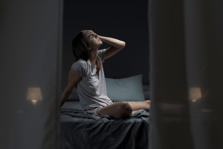 la femme transpire la nuit