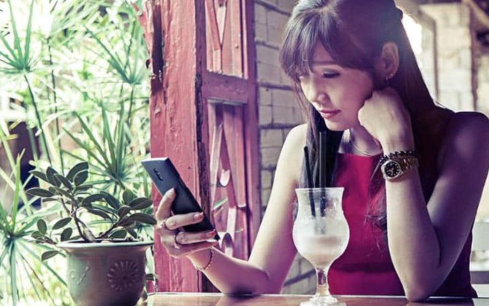 jeune, femme asiatique, telephone