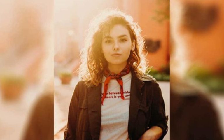 portrait, jeune, femme, soleil