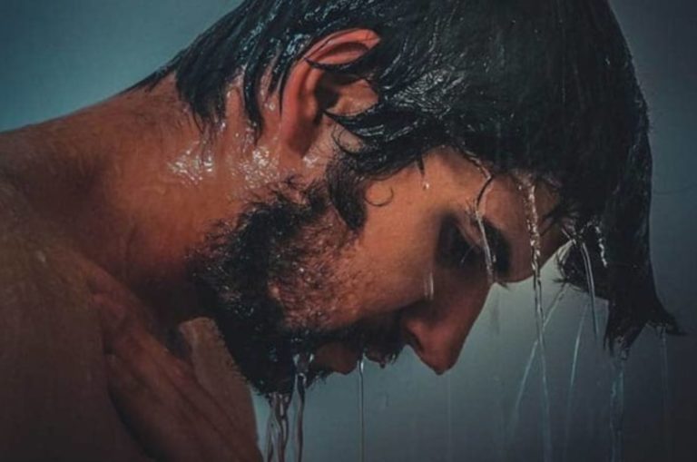 portrait, triste, jeune, douche