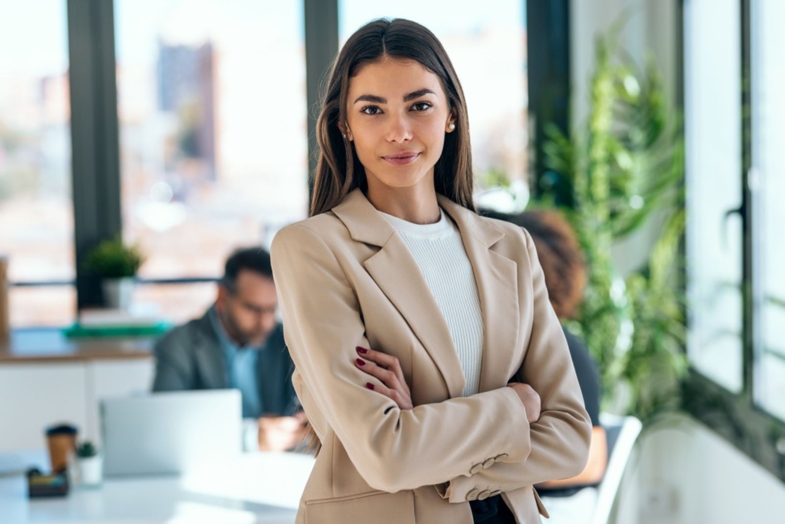 femme d'affaires posant