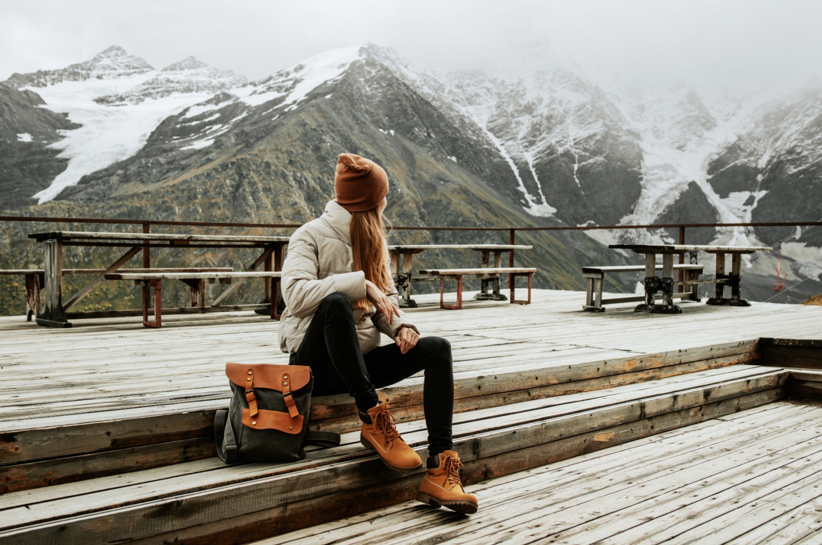 femme en vacances seule