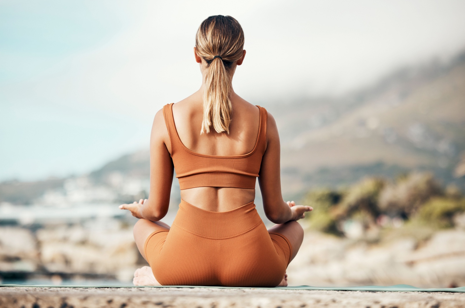 femme meditant